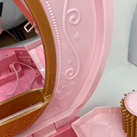 Disney Princess Vanity Style Collection Light Up and Style Vanity - Picture 6 of 9